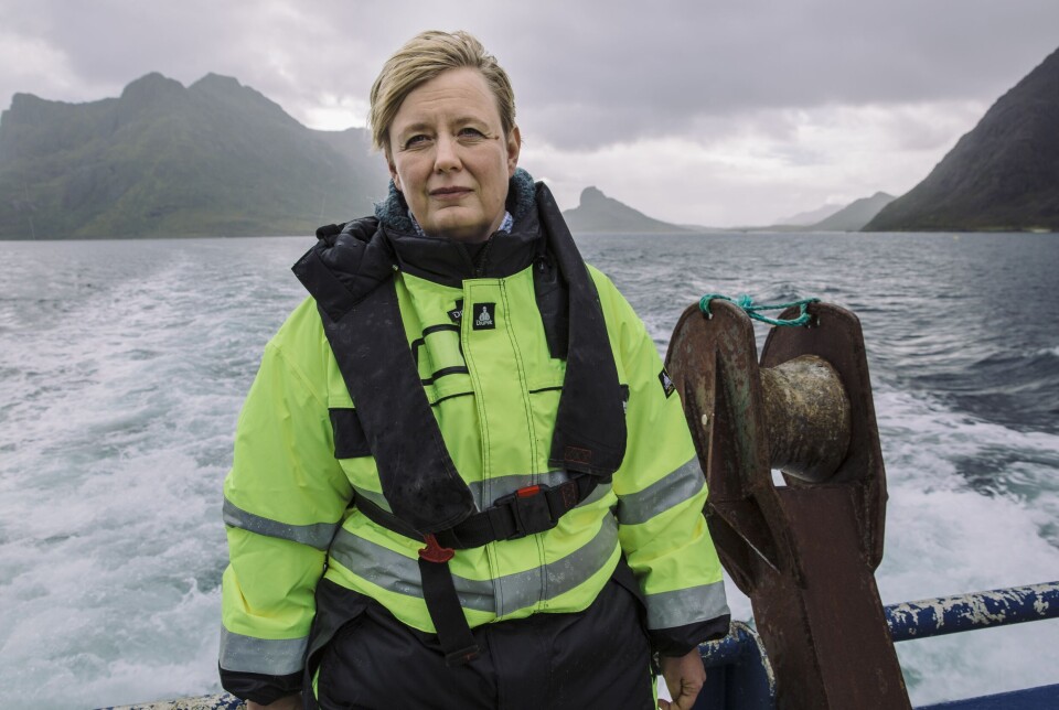 Eva Maria Kristoffersen sier oppdrettsselskapet har tatt mange aktive valg i forhold til dødelighet og sårdannelse, blant annet uttak av fisk og reduksjon av merdestørrelse for bedre kontroll.