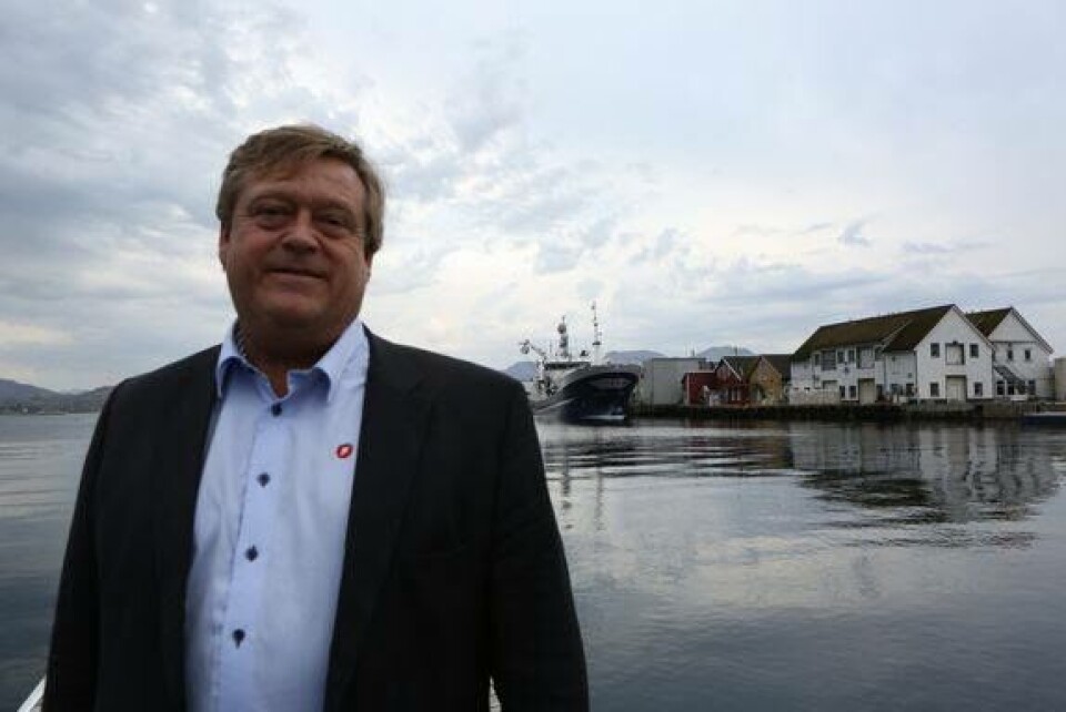 Fiskeriministeri og Sjømatsminister Harald Tom Nesvik forteller at de skal senere i år skal fargelegge hele kysten.