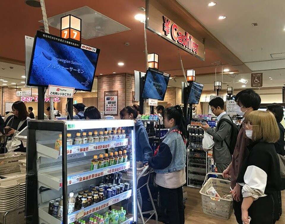 Reklamefilm for norsk laks i japanske dagligvarebutikker. FOTO Norges sjømatråd