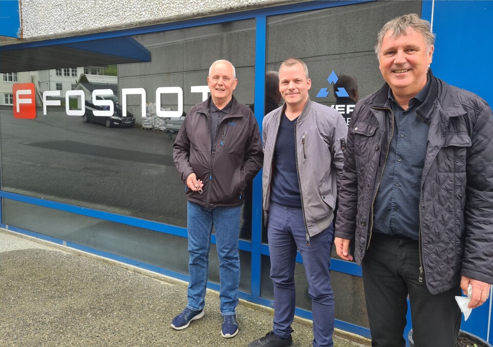 Kjell Nørvåg, Daglig leder i Fosnot Martin Nørvåg og Håkon Vederhus, leder for fiskeredskap i Selstad. Foto: Selstad.