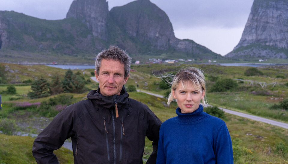 Naturvernforbundet og Natur og Ungdom saksøker staten for å tillate dumping av opptil 250 millioner tonn gruveavfall i Førdefjorden. Bildet viser Truls Gulowsen, leder i Naturvernforbundet, og Gina Gylver, leder i Natur og Ungdom, på Træna i Nordland. Foto: Jørgen Næss Karlsen Naturvernforbundet og Natur og Ungdom saksøker staten for å tillate dumping av opptil 250 millioner tonn gruveavfall i Førdefjorden. Bildet viser Truls Gulowsen, leder i Naturvernforbundet, og Gina Gylver, leder i Natur og Ungdom, på Træna i Nordland. Foto: Jørgen Næss Karlsen