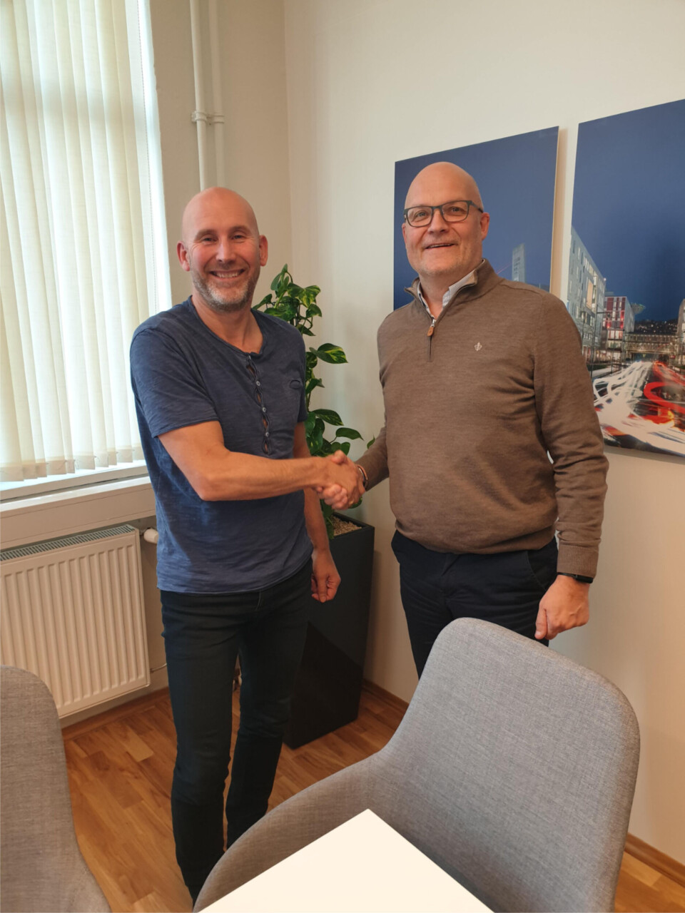 Per Anton Sæther fra Marin Helse til venstre og Roger Sørensen fra Åkerblå. Foto: Åkerblå