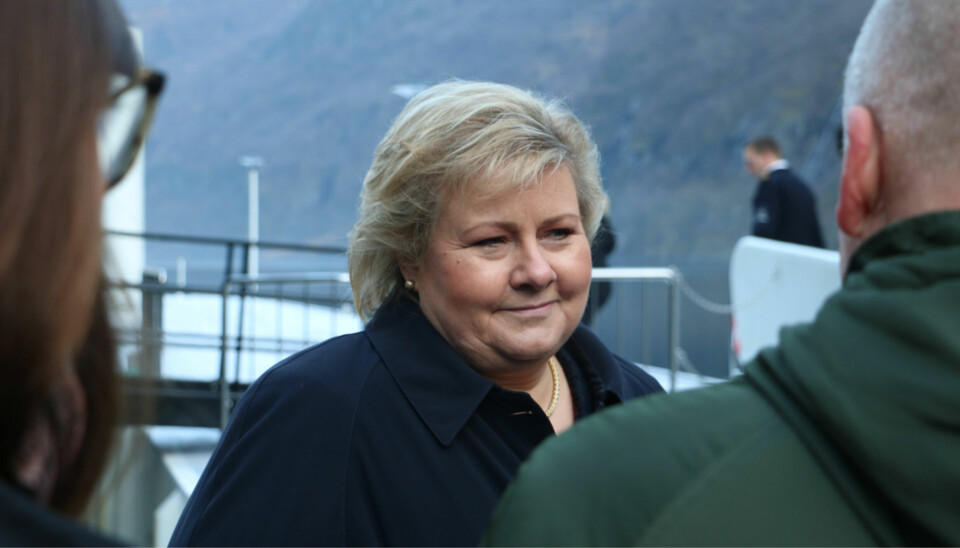 Erna Solberg sier regjeringens forslag om grunnrenteskatt er uaktuelt for Høyre å være med på.