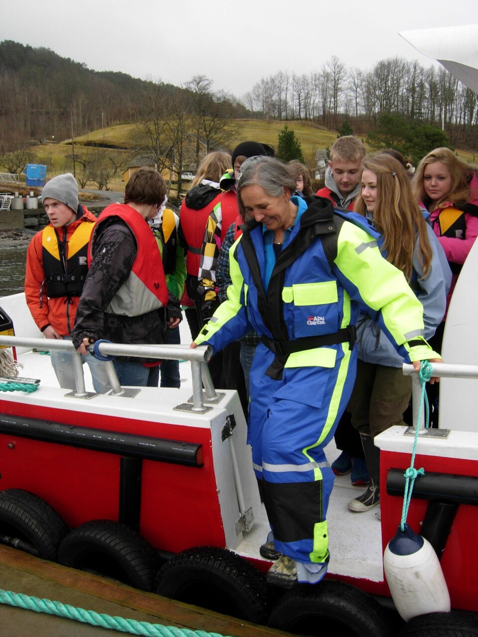 Eldsjela Åsta Haugarvoll er primusmotor bak Hardanger Akvasenter. Ho vart tildelt årets aqKva-pris for arbeidet ho har gjort for senteret samt for familiebedrifta Lingalaks, under aqkva-konferansen 2019 i Bergen torsdag kveld. Klikk for større bilete. Foto: Lingalaks. Eldsjela Åsta Haugarvoll er primusmotor bak Hardanger Akvasenter. Ho vart tildelt årets aqKva-pris for arbeidet ho har gjort for senteret samt for familiebedrifta Lingalaks, under aqkva-konferansen 2019 i Bergen torsdag kveld. Klikk for større bilete. Foto: Lingalaks.