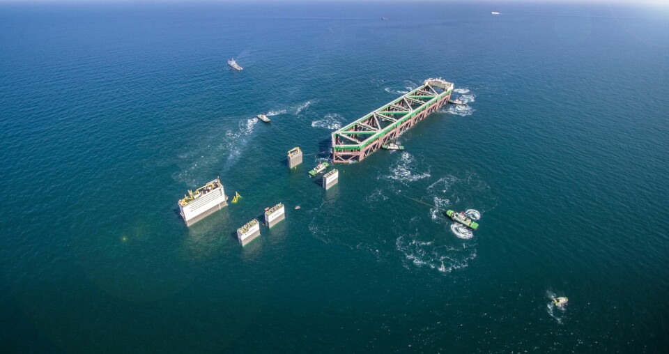 Havfarmen lastes på Boka Vanguard 5.april, ferden til Norge har tatt rundt to måneder. Foto: Nordlaks/Boka Vanguard.