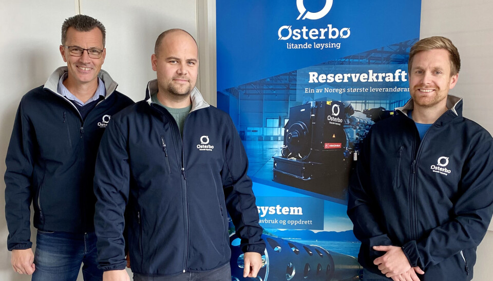 F.v. adm.dir. Richard Cornell, Plassjef Meland Remi Marøy og Sakshandsamar André C. Nepstad i ny Østerbø drakt samband med fusjonen mellom Meland Elektro AS og Østerbø Maskin AS. F.v. adm.dir. Richard Cornell, Plassjef Meland Remi Marøy og Sakshandsamar André C. Nepstad i ny Østerbø drakt samband med fusjonen mellom Meland Elektro AS og Østerbø Maskin AS.