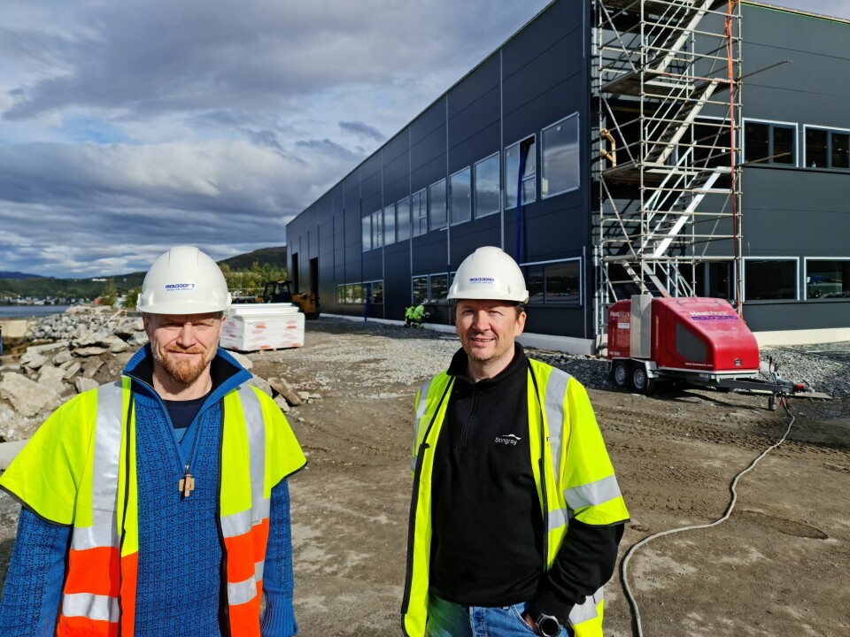 F.v. Styreleder Geir Wenberg i Wenberg Fiskeoppdrett sammen med Stingray-sjef John Arne Breivik, som ser frem til å etablere seg med avdelingskontor i innovasjonsparken i Fauske.