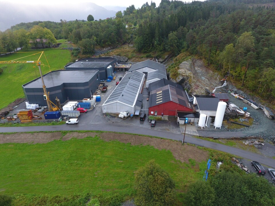 Ett av prosjektene som har fått penger: Hardingsmolt AS og ENWA AS har allerede startet byggingen av et pilotanlegg som skal rense sjøvann for sulfat for å redusere risikoen for at det skal dannes hydrogensulfid (H2S). ENWA har nå fått 9 millioner kroner for å utvikle dette. Foto: Hardingsmolt.