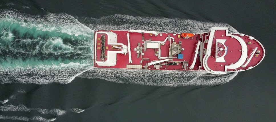 Familieselskapet Nordlaks har investert store summer blant annet i utvikling av deres nye LNG-brønnbåter og teknologi. Dronebilde av tatt av brønnbåten Bjørg Pauline som blant annet frakter laks fra Havfarmen.