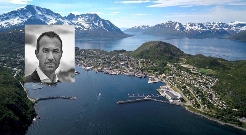 - Jeg har en klar beskjed til regjeringa: Vi som lokalsamfunn kan ikke vente på at høringsrunden og behandlingstida i Stortinget skal gå som regjeringa har planlagt. Det tar for lang tid! Det sier ordfører i Skjervøy, Ørjan Albrigtsen (KrF) - Jeg har en klar beskjed til regjeringa: Vi som lokalsamfunn kan ikke vente på at høringsrunden og behandlingstida i Stortinget skal gå som regjeringa har planlagt. Det tar for lang tid! Det sier ordfører i Skjervøy, Ørjan Albrigtsen (KrF)