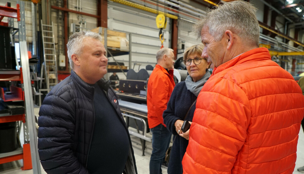 Forbundsleder Jørn Eggum, her sammen med fiskeri- og havminister Bjørnar Skjæran.
