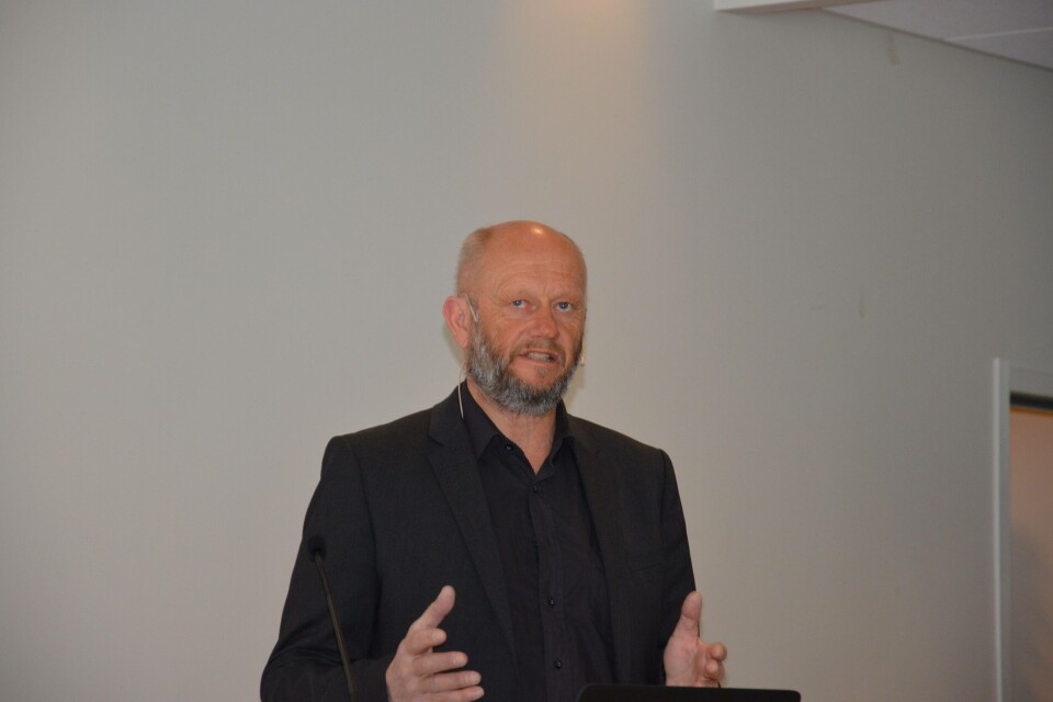 Administrerende direktør i Norsk Industri, Stein Lier-Hansen, la først frem deler av veikartet for havbruksnæringen i Norge på Hardangerfjordseminaret. Foto: Magnus Petersen.