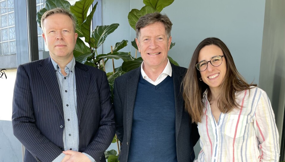 Fra venstre; Jørn Ulheim (CEO i PatoGen), Dr. Hamish Rodger (Chief Fish Health Officer i PatoGen), og Dr. Ana Herrero (Senior Fish Health Advisor i PatoGen) Fra venstre; Jørn Ulheim (CEO i PatoGen), Dr. Hamish Rodger (Chief Fish Health Officer i PatoGen), og Dr. Ana Herrero (Senior Fish Health Advisor in PatoGen)