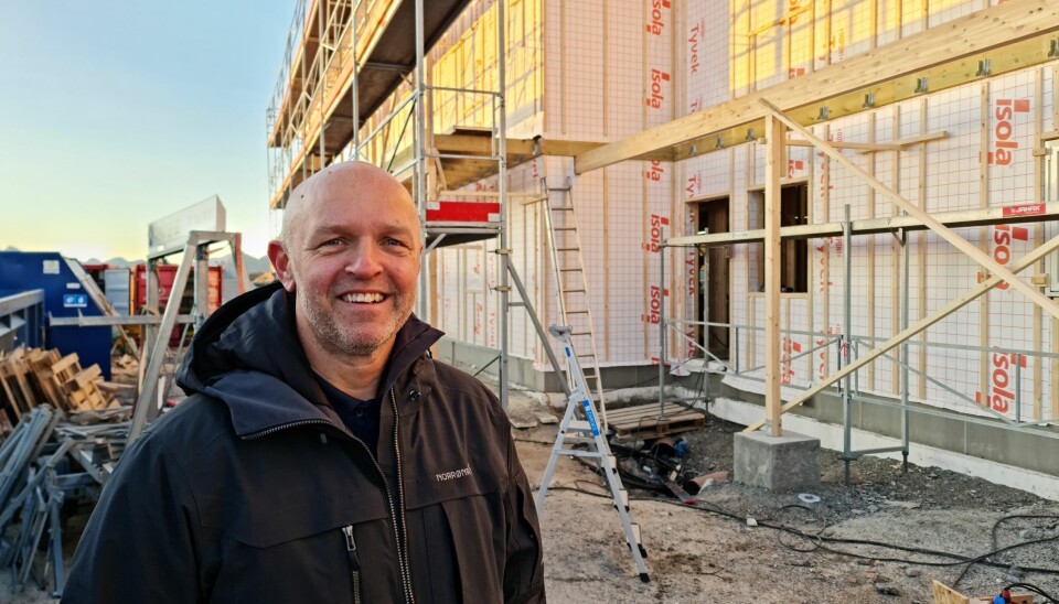 Jarle Solemdal på byggeplassen. Jarle Solemdal på byggeplassen.