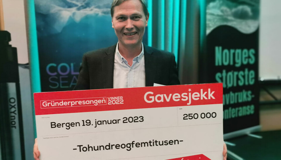 Kjell Wiik. med grunderpresangen.