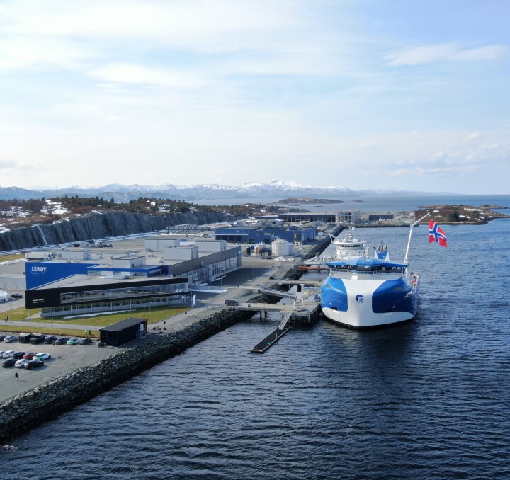 I dag var det dåp av to båter og offisiell åpning av det som blir verdens største landstrømanlegg for brønnbåter på Jøsnøya på Hitra.