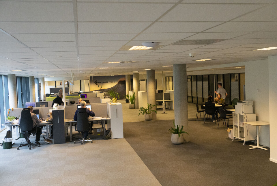 I de nye lokalene i Damsgårdsveien i Bergen vil nærmere 20 mennesker ha sin arbeidsplass knyttet til produksjon av nyheter og fagtidsskrift relatert til havbruks-, skips og fiskerinæringen. I de nye lokalene i Damsgårdsveien i Bergen vil nærmere 20 mennesker ha sin arbeidsplass knyttet til produksjon av nyheter og fagtidsskrift relatert til havbruks-, skips og fiskerinæringen.