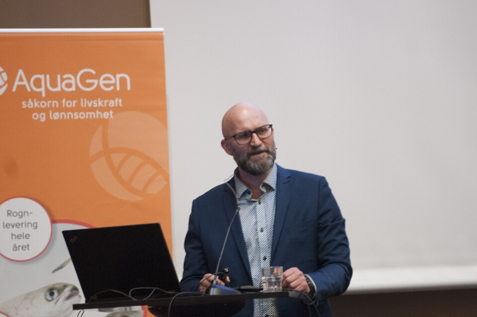 Asbjørn Warvik Rørtveit advarer mot at skeptikerne får dominere debatten. - Det nytter ikke å overbevise dem, men ved at argumentene fremføres, unngår man at de drar for mange med seg, var hans budskap.
