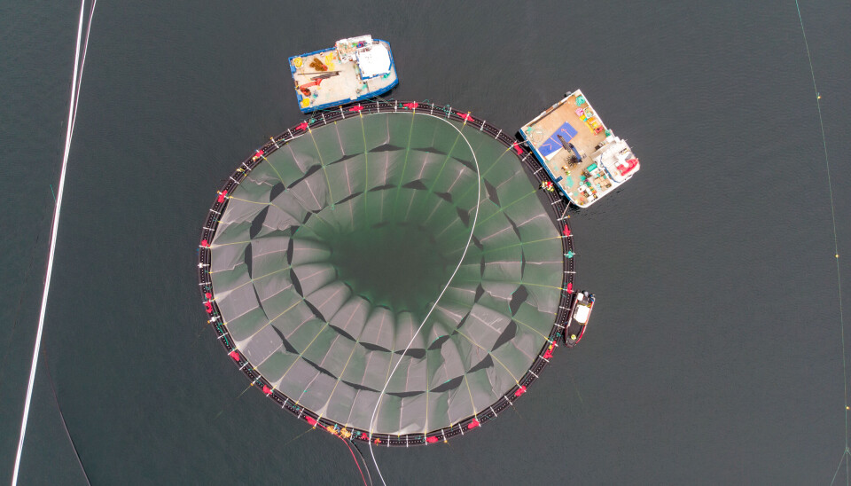 Dronefoto av merd med Selstad of Fjord sine produkter. Dronefoto av merd med Selstad of Fjord sine produkter.