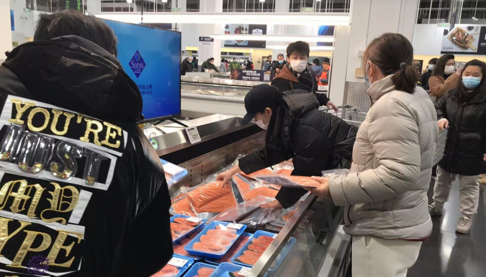 Det var en sterk julimåned for eksport av norsk laks til Kina. Fersk laks i KIna spises ofte på restaurant. Nå ser vi en tendens til at norsk laks er tilgjengelig i butikk også utenfor de store byene.