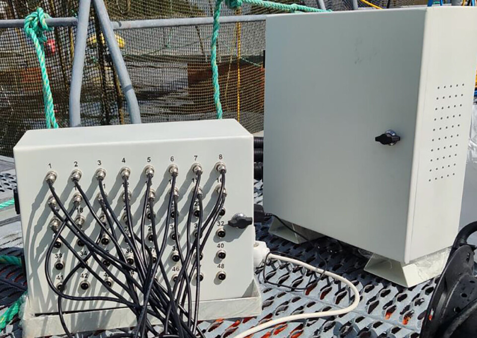 Noten kobles til en datamaskin via et kontrollpanel. Så kan man via en PC eller smarttelefon følge med live på om det skjer noe som ikke bør skje med noten. Noten kobles til en datamaskin via et kontrollpanel. Så kan man via en PC eller smarttelefon følge med live på om det skjer noe som ikke bør skje med noten.