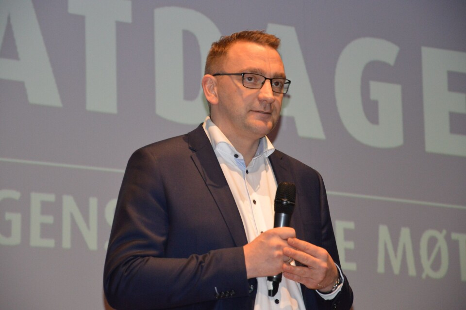 Statssekretær Roy Angelvik sier til kyst.no at usikkerheten knyttet til økologisk-merking ryddes nå av veien. Foto: Therese Soltveit.