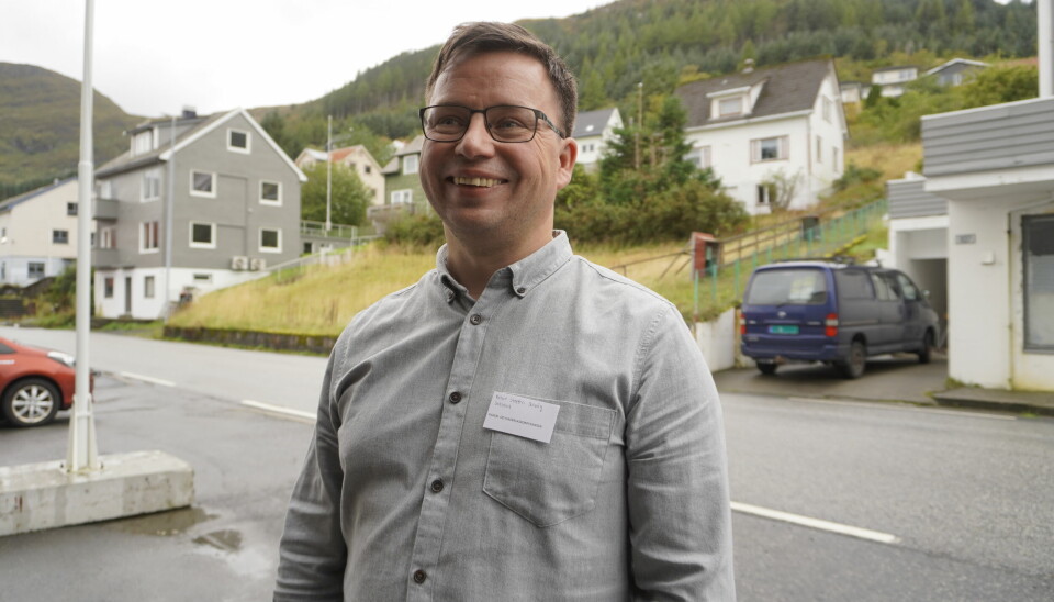 Knut Steffen Solvåg, leder for FoU i Selstad på plass under fiskeri- og havbrukskonferansen i Måløy onsdag.