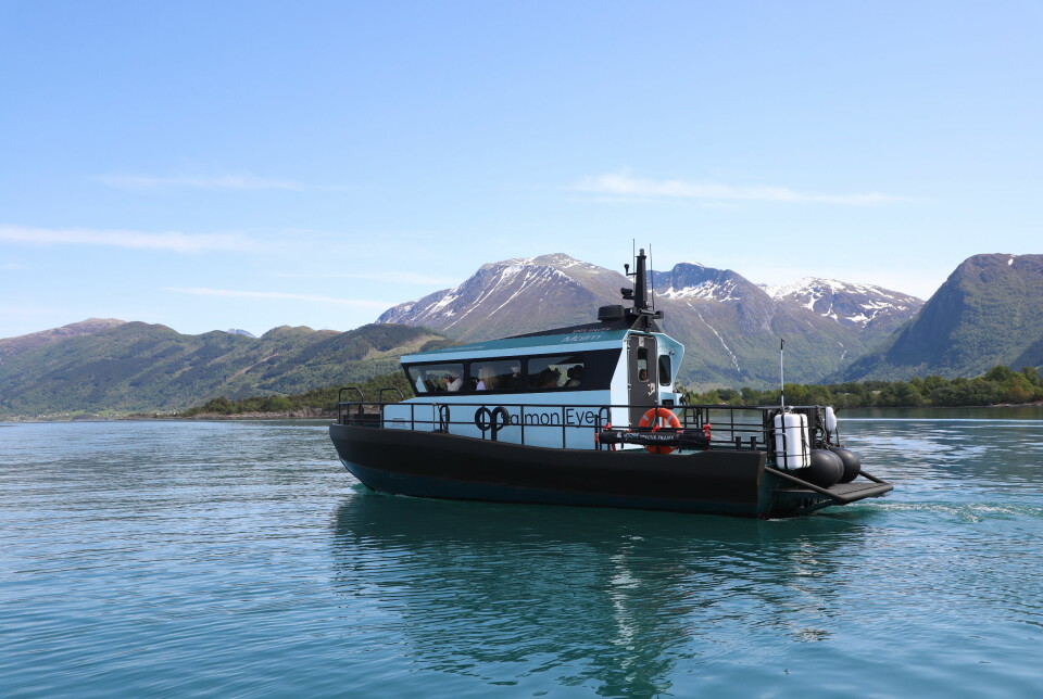 Et av de to elektriske el-fartøyene Eide Fjordbruk har investert i som skal frakta passasjerene til visningsanlegget Salmon Eye.