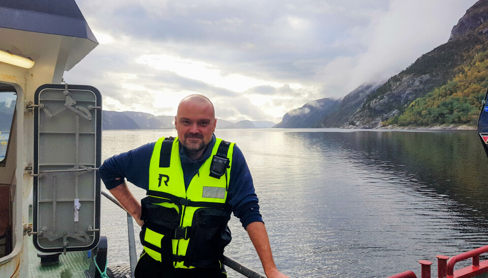 Alf Seljenes Dalum, histopatolog hos PHARMAQ Analytiq, analyserer gjelleprøver fra oppdrettsfisk som har vært utsatt for skadelige alger