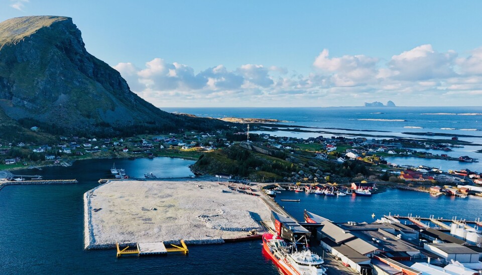 Fabrikktomten på Lovund.