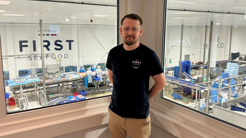 Pål Daniel Granberg er ny fabrikksjef ved First Seafood lakseforedlingsfabrikk som er under bygging og planlegging i Godvik, utenfor Bergen. Her er han ved selskapets fabrikk i Kongsvinger.