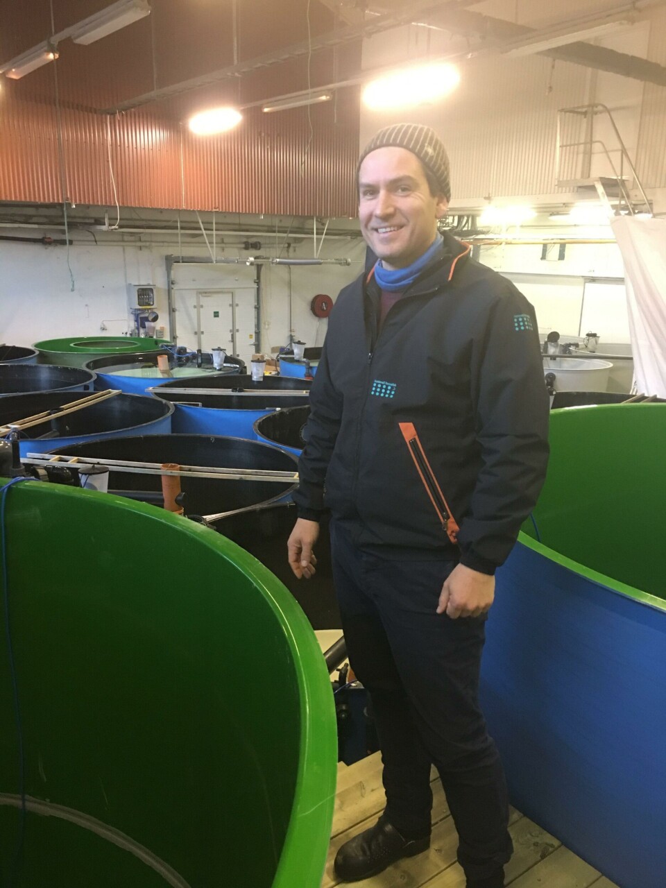 Leif Gøran Skår, dagleg leiar i Austevoll Rensefisk er glad for at endeleg er rognkjeksproduksjonen igong. Foto: AR.