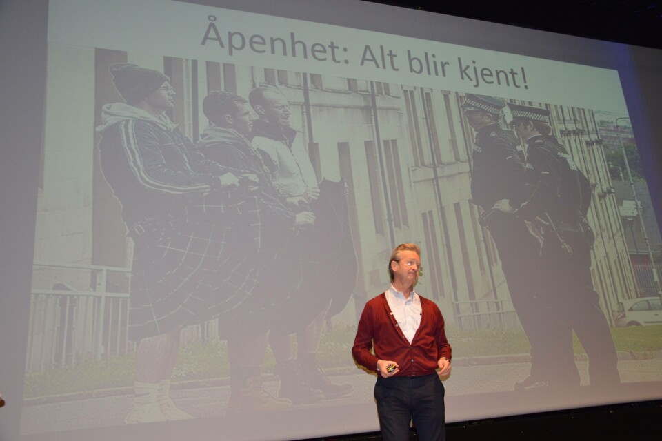 Seniorpartner Hans Geelmuyden holdt en underholdende og viktig tale om omdømmet til næringen på Sjømatdagene i Trondheim. Foto: Therese Soltveit.