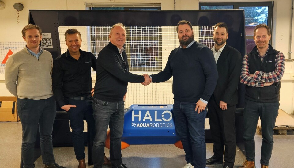 Aqua Robotics får Skeie teknologi og Nysnø inn på aksjonærbasen. Styreleder i Aqua Robotics, Knut Molaug og CEO i Skeie teknologi, Håkon André Berg er åpenbart fornøyd med avtalen.