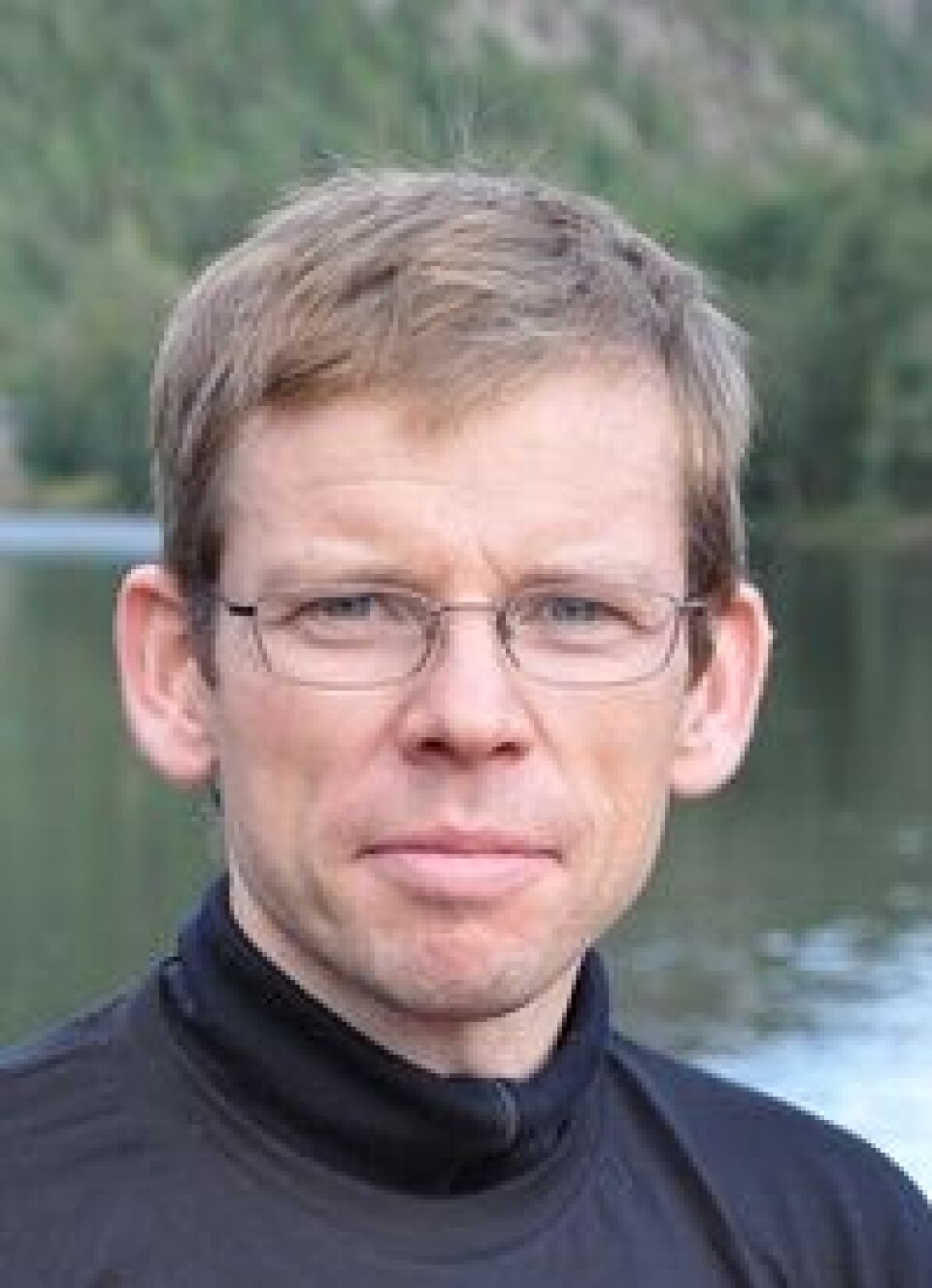 Torfinn Evensen og Norske lakseelver krever at det stilles strenge krav til utslippssøknaden. Foto: Norske lakseelver