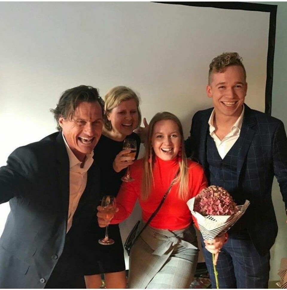 Vinner av Strawberry-million. F.v: Petter Stordalen, Gry Løkke, Karoline Sjødal Olsen og Lars-Kristian Opstad. Foto: Privat. Vinner av Strawberry-million. F.v: Petter Stordalen, Gry Løkke, Karoline Sjødal Olsen og Lars-Kristian Opstad. Foto: Privat.