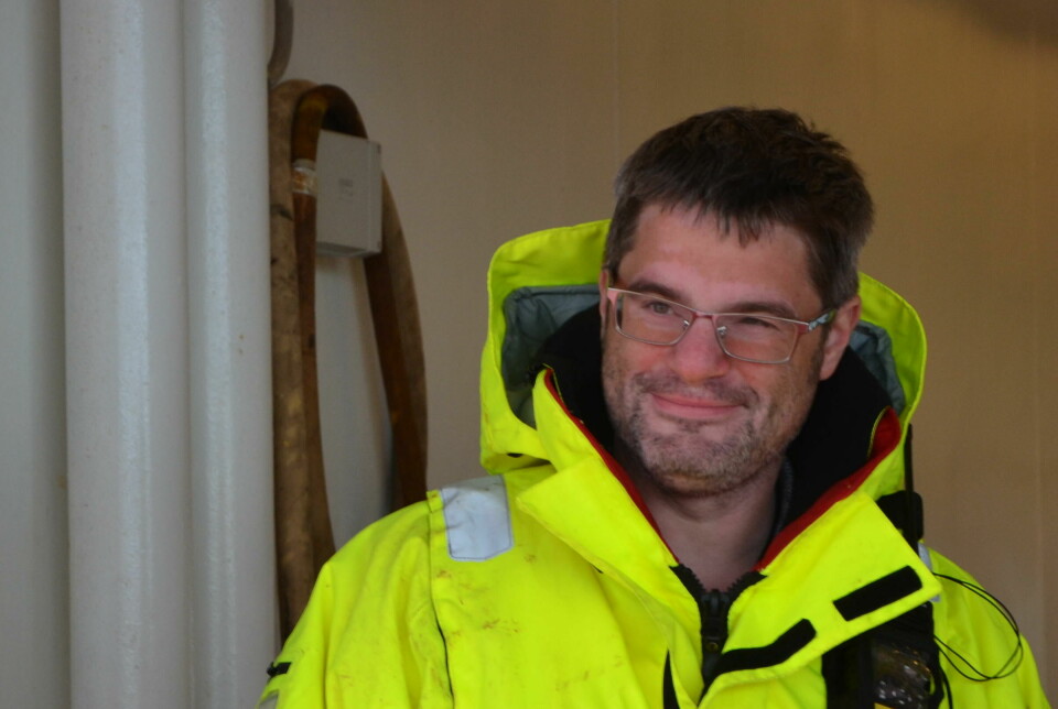 Michael Niesar, daglig leder i Sulefisk er fornøyd med luselaseren, men vil ha høyere effektivitet. Foto: Linn Therese Hosteland.