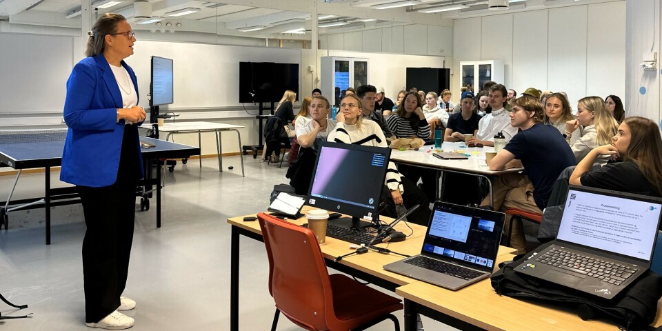 Bilder fra prototype i 2023 på Universitet i Tromsø, der Fride Iversen fra NCE Seafood Innovation presenterte karrieremuligheter i sjømatindustrien.