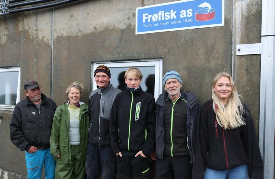 Daglig leder i Frøfisk, Trond Skogen (nr.3 f.v.), og resten av Skogen familien.