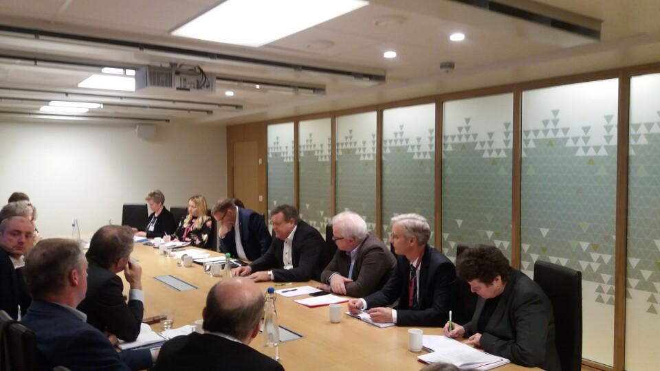 Fiskeriminister Harald T. Nesvik holdt onsdag møte hvor han orienterte om handelsavtaler og markedstilgang til flere land, og spesielt da Storbritannia og Brexit ble omtalt. Foto: Harrieth Lundberg / Kyst.no
