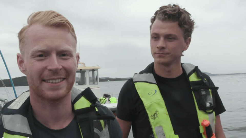 Oppdrettsduoen fra Austevoll ønsker å bidra til åpenhet i havbruksnæringen med sin mini-serie. Skjermdump fra første episode.