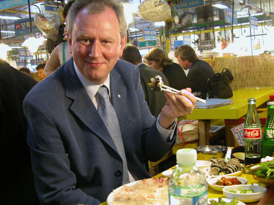 Knut Erik Olsen på et fiskemarked i Sør-Korea i 2003.