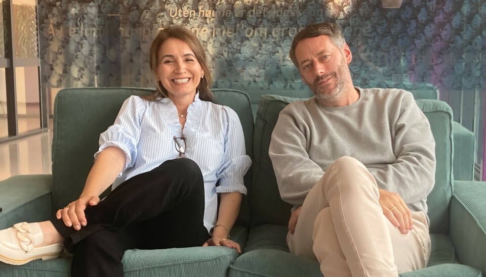 Nyansatte Marianela Greipsland sammen med konserndirektør for industri og salg, Tore Larsen.