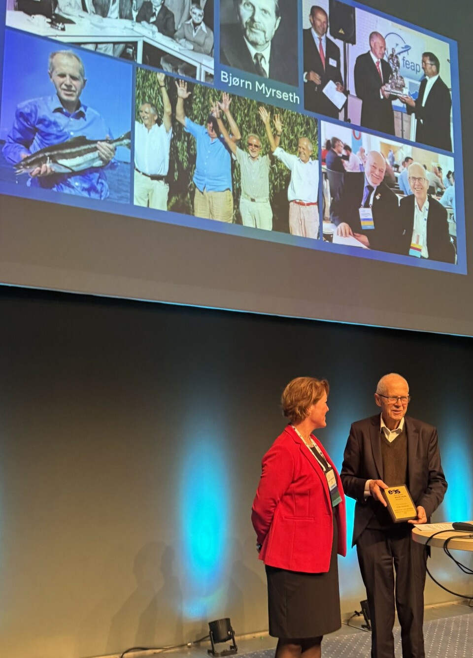 Bjørn Myrseth mottar prisen under Aqua2024.