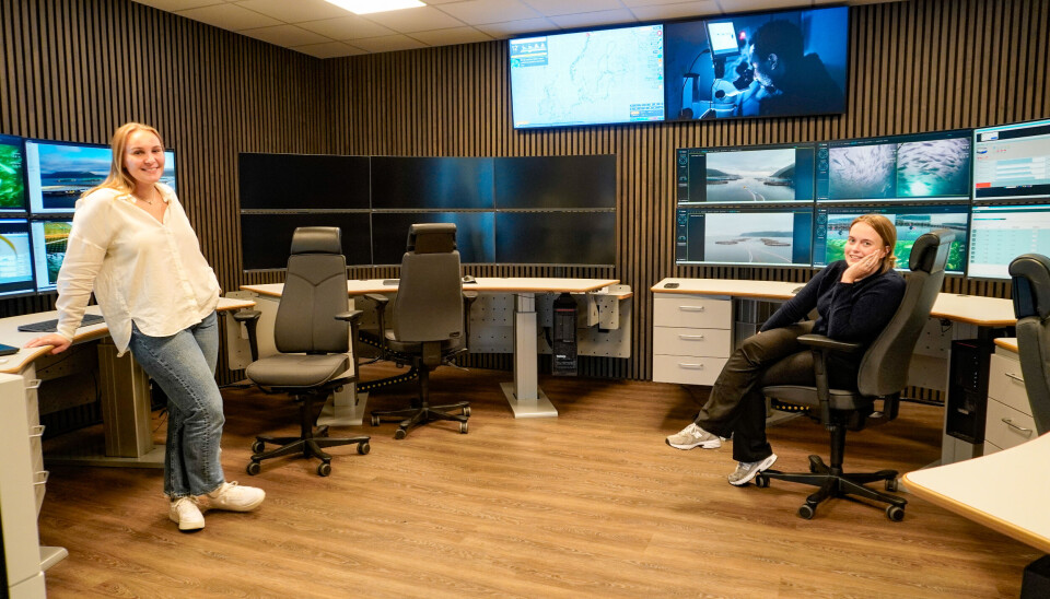 Ingrid Nygård, teamleder fôrsentral, sammen med Kristin Nielsen, som er operasjonstekniker.
