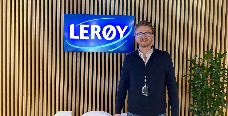 Simen Stavseng (25) er ny i Lerøy Seafood og jobber fra deres hovedkontor i Bergen.
