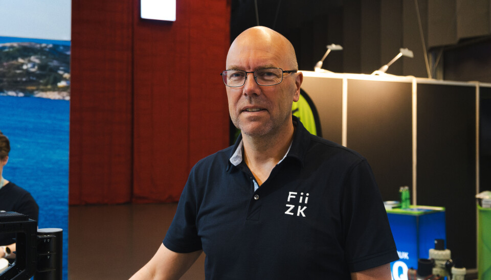 Direktør for forretningsutvikling i FiiZK, Torstein
Rønning, har troen på en kombinasjon ved bruk
av lukkede og tradisjonelle merder.
