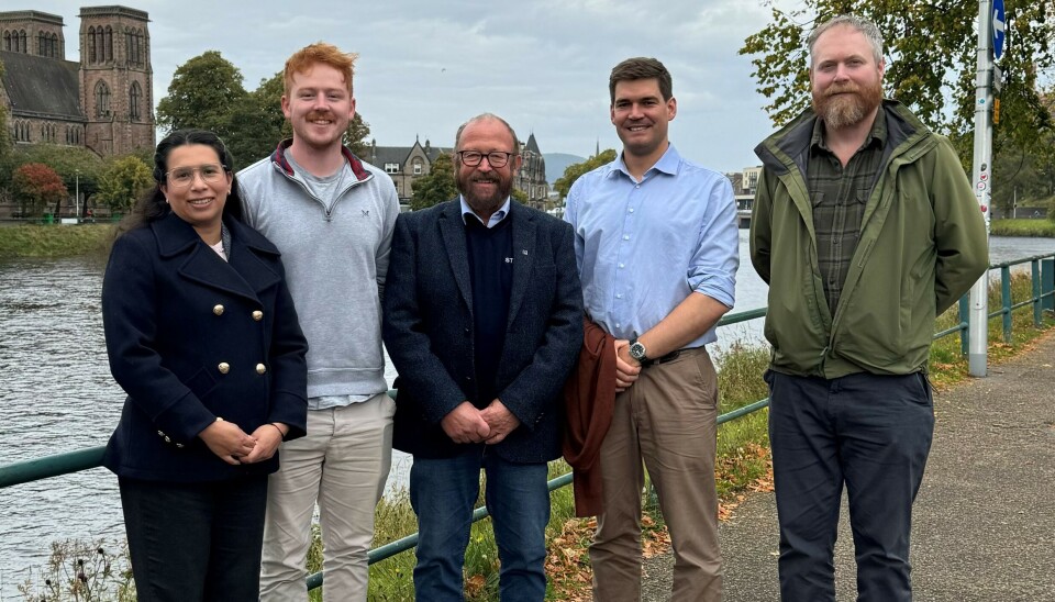 Her er fiskehelseteamet samlet i Inverness i Skottland. Fra venstre: Erika Trani Herrera, Jamie Smart, Carl-Erik Arnesen, Felix Scholz og Justin Watson.