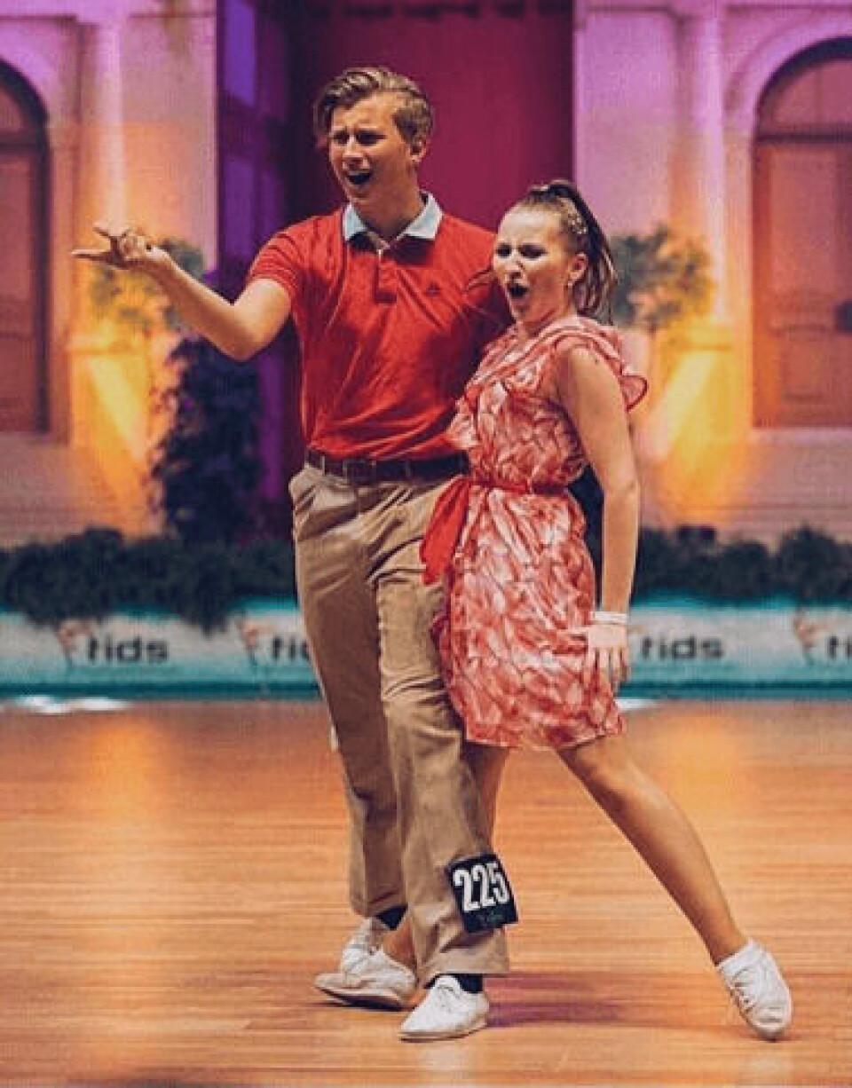 Her er Elias Dypaune i full sving på dansegulvet med sin boogie woogie partner. Foto: Instagram/Norges danseforbund.