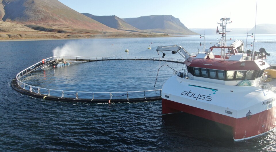 Abyss Group styrker sin posisjon i havbruksnæringen med Arcus Infrastructure Partners som ny majoritetseier. Her er fartøyet «Fosnafjord» ute på oppdrag.
